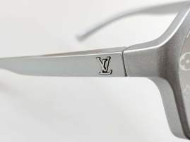Picture of Louis Vuitton Sunglasses _SKUfw77669126fw